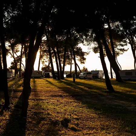 Happy Camp Mobile Homes In Brioni Sunny פארק נופש 3*