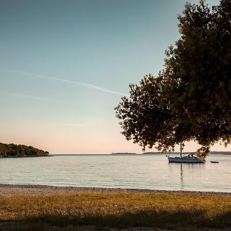 Happy Camp Mobile Homes In Brioni Sunny Camping Štinjan